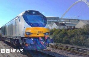 Alerta ferroviário para os torcedores do Aston Villa antes da partida da Wembley FA Cup