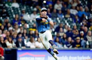 Christian Yelich dirige 5-3 para vencer 5-3 contra o atletismo