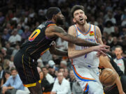 Zallen Williams Thunder marcou 33 para liderar o Sanad, que foi retirado da jogada de corrida