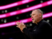 NBA Nougets Treinador de bombeiros Michael Malon