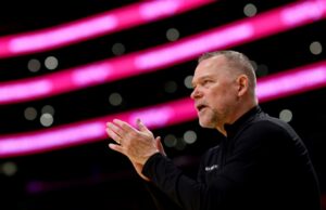 NBA Nougets Treinador de bombeiros Michael Malon