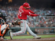 Ladolo pitch 6 entradas e travino unidades Reds correm como vermelhos os gigantes 1-0