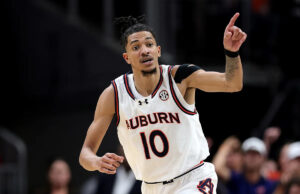 Chad Baker-Majara, de Abarne, está entrando no portal de transferência com 1 temporada de qualificação