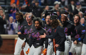 Hits 1º Homer para Linder Mets, 250º home run da carreira, vence 5-4 contra o Cardinals