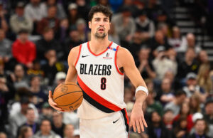 O basquete de fantasia é merecido de jogar o jogo de heróis, mas devemos dar prioridade ao draft na próxima temporada?