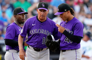 O gerente das Montanhas Rochosas Bad Black’s Viajando para o Dazer Stadium foi interrompido pelo terremoto do sul da Califórnia