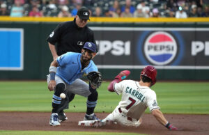 Moral atingiu Homer por 2 corridas em décimo, comício para derrotar Diamondbacks 7-4