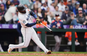 Arzarna atinge o Grand Slam em oitavo lugar e os Mariners Astros atraem a caminhada vencedora em nono lugar enquanto atravessa 7-6