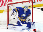 James Ramer 33-Sev Shutout Hurricanes lidera sabres acima de 3-0