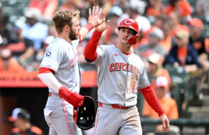 Reds pontuações na rota de 24-2 em Cameden Yardes, no Reds, 24-2 corridas na pontuação do Reds, segundo mais