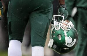 Austin Clay, Gellan sai do futebol do estado de Michigan no portal do portal