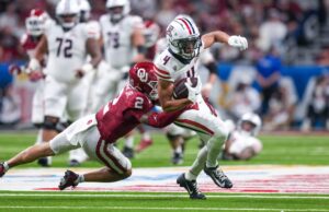 Os livros devem ser criminosos ou defesa em um dos rascunhos?