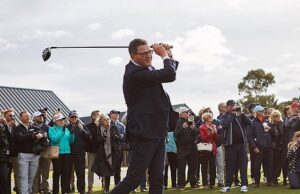 Dan Andrews enfrenta uma rejeição profunda embaraçosa de uma das possibilidades finais para fazer o que ele gosta de fazer – porque ele está sendo trancado fora do estado, ele uma vez desligou