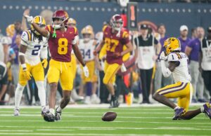 Zakobe Lane quer ficar mais alto e mais forte para o futebol da USC