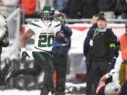 Os comandantes podem negociar com os Jets pelo Hall de Bris árabe?