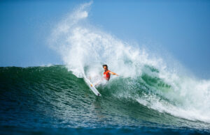 Jordy Smith venceu o primeiro evento em 8 anos em Surf City El Salvador Pro