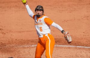 Tennessee Softball Sprinkle Abarne em três séries