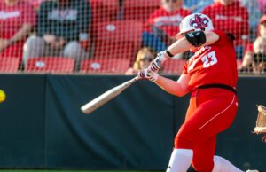 O Softball de lã está tentando se recuperar com a ajuda de Two Star Fresman