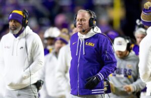 LSU Football OL Miss contratando trabalhadores para longe da senhorita