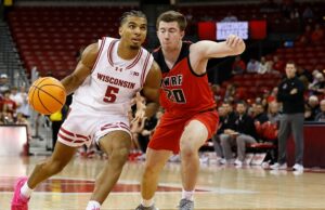 O guarda de basquete de Wisconsin, Daniel Fretag, está comprometido em transferir búfalos
