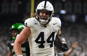 O Colts Pen State T. Tyler negocia em Mock for Warren