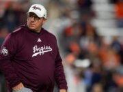 Texas A&M HC Mike Elco House vs. NCAA Incerteza de assentamento