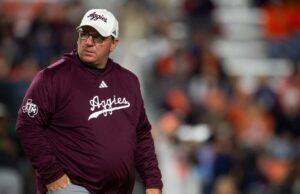 Texas A&M HC Mike Elco House vs. NCAA Incerteza de assentamento