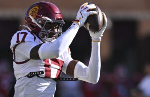 Dicloses longas e de vento trazem Nicholson de volta à USC Football