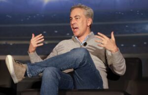 O treinador de Rams é ‘muito orgulho’, deixando licença para promoção