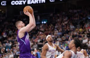 Thunder contra o Jazz é as melhores imagens de ganhar 145-111