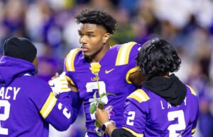 O receptor de futebol ex -lsu, Cairon Lacey, declarou morto aos 24 anos de idade