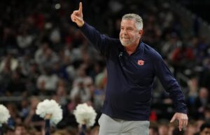 O Zuko Center recebe Opuram para a visita de Auborn