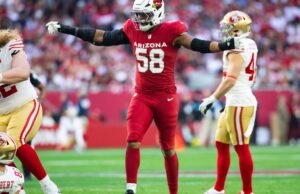 Julian Okwara assinou um contrato de agente livre com Cleveland Brown