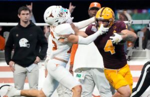 Titãs que hospedam o Skatbo de Cam Arabic, 5 outras postons em inspeção pré-caixa