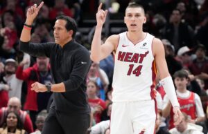 Tyler Hero Bulls Banques, suportes de brindes da NBA Avanço de calor