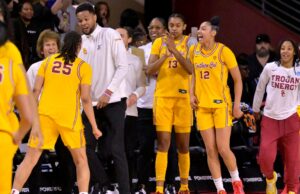 Wendel Farow deixa a USC para a Carolina do Sul e Don Stally
