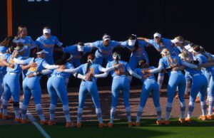 Lady Vols Records vence contra o segundo retorno OBURN