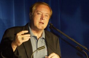 Mike Patrick, locutor da NFL Long -Time ESPN, morreu aos 80