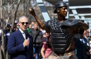 Joe Maur Bronze estátua do campo alvo
