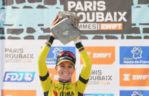 French feminina Fernd-Devit venceu a corrida feminina de Paris-Robiox pela primeira vez