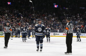 Jaquetas azuis são as ilhas das ilhas na final da temporada pela 6ª vitória consecutiva