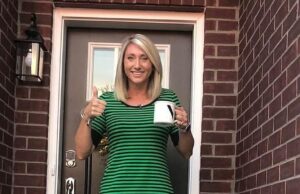 Os professores da escola católica são desculpas censuráveis para relações sexuais com seu aluno