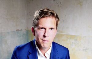 O chefe de pesquisa do câncer solicitou aos homens que verificassem sua próstata e disse que não perturbou quem se tornou “muito funerário” para