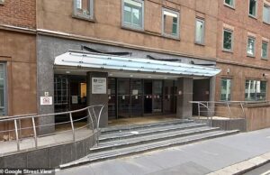 Reivindicações homofóbicas de estar na Grã -Bretanha depois de discutir as pessoas em seu próprio país em seu próprio país