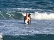 O Hero Tourist descreve para salvar três pessoas de se afogar na costa do sul da Flórida