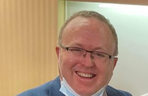 A família real acadêmica americana enfrenta a prisão de 15 anos para insultar