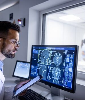 97056035-14584695-A_new_study_has_found_that_radiologists_who_spend_their_careers_-a-35_174451111535.jpeg