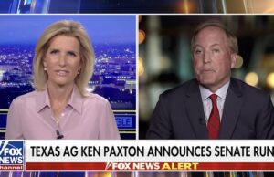 Procurador Geral do Texas Ken Packston, sen republicano, anuncia a oferta do Senado contra John Cornin