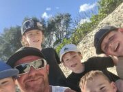 Cinco meninos que cresceram sem pai após o acidente de moto de terror ‘Larikin’ ‘morreu