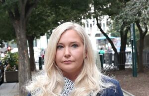 Virginia Dodge the Media Spotlight fora do tribunal como uma atualização principal de saúde para Jeffer – depois de afirmar que ele só teve ‘quatro dias para sobreviver’ após sua reivindicação